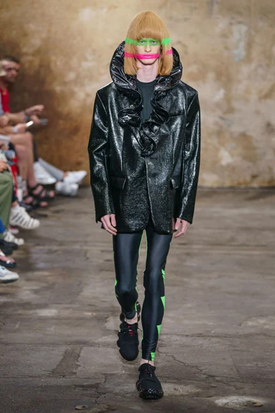 Look 12